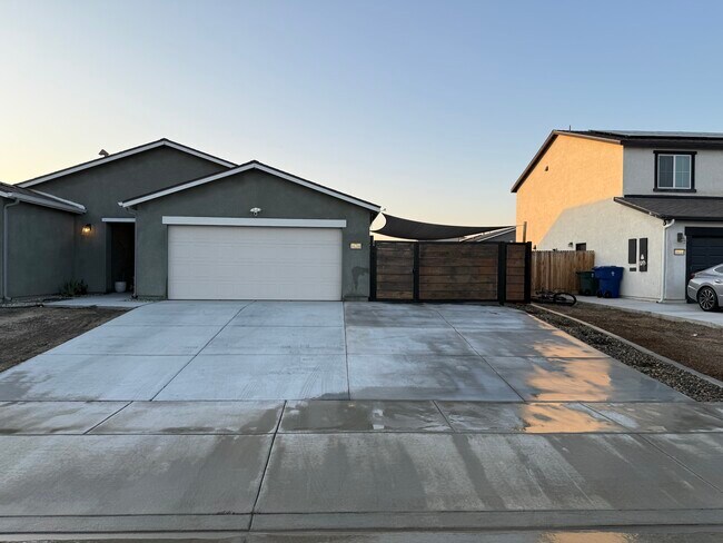 Building Photo - 10200 Estacada Ave