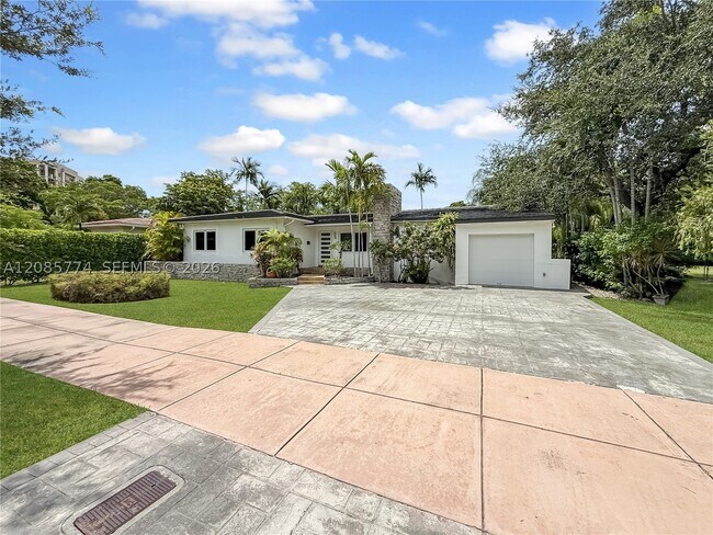 Foto del edificio - 3128 Coconut Grove Dr