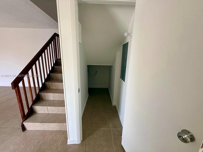 Foto del edificio - 528 Green Springs Pl