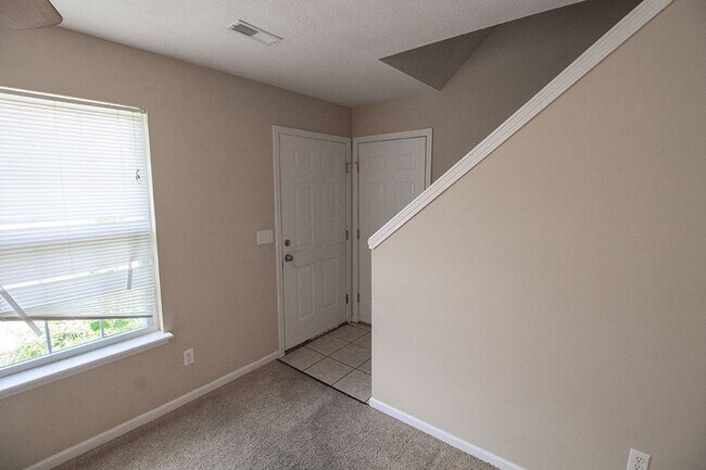 Foto del edificio - 4114-4116 Hidden Creek Ct.