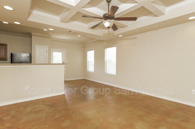 Foto del edificio - 6426 Melanzane Ave