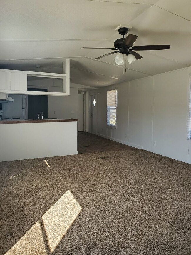 Foto del edificio - 801 Trollingwood-Hawfields Rd. lot 68
