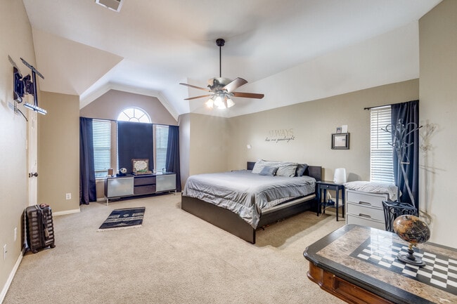 Foto del edificio - 2608 Garden Ridge Ln