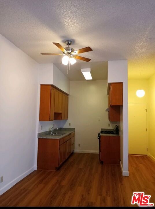 Building Photo - 4142 Rosewood Ave