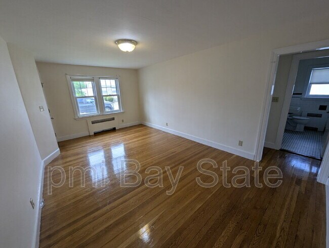 Building Photo - 192 Holbrook Rd