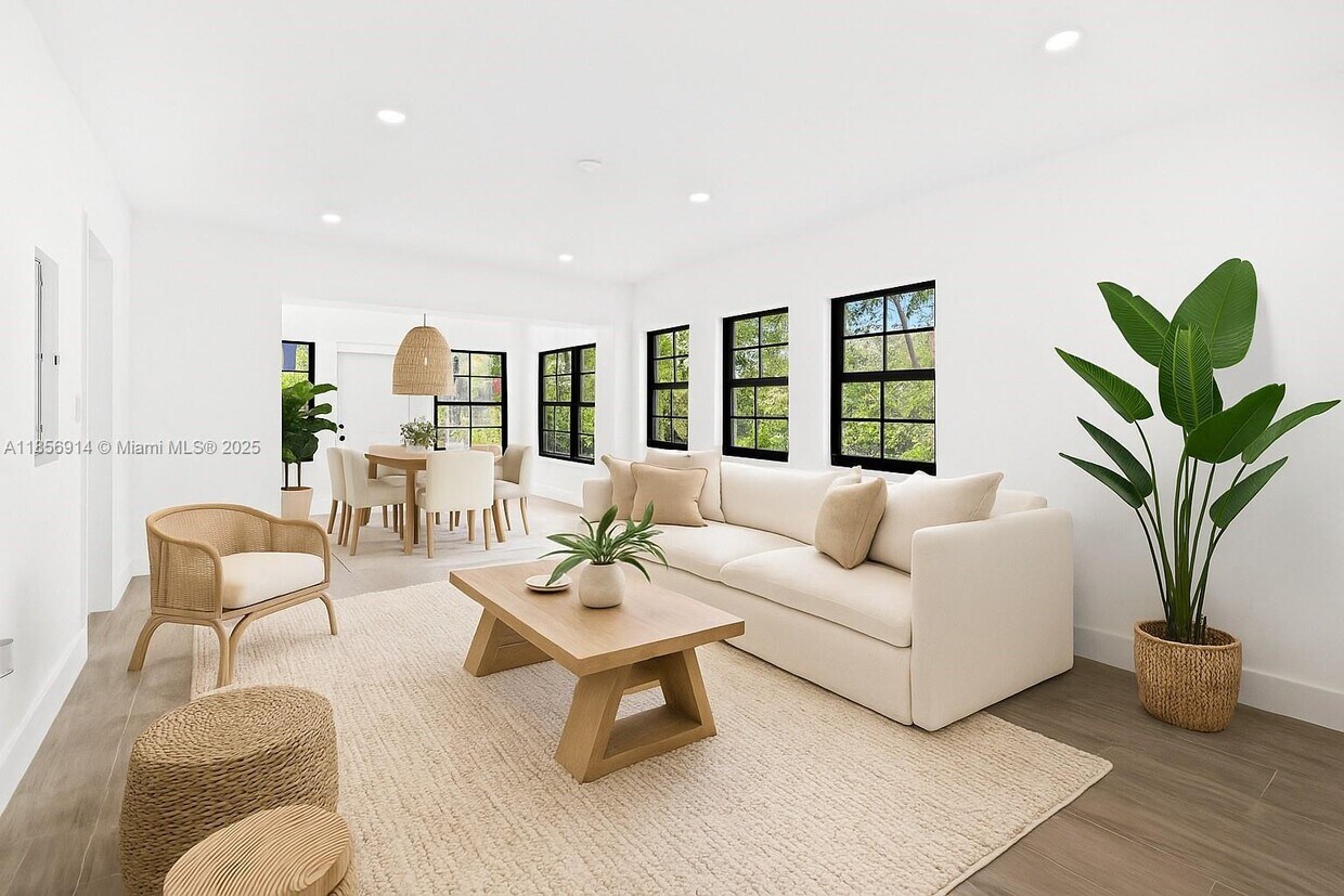 Foto principal - 4222 NE 1st Ave