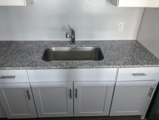 Sink - 11 N Miami St
