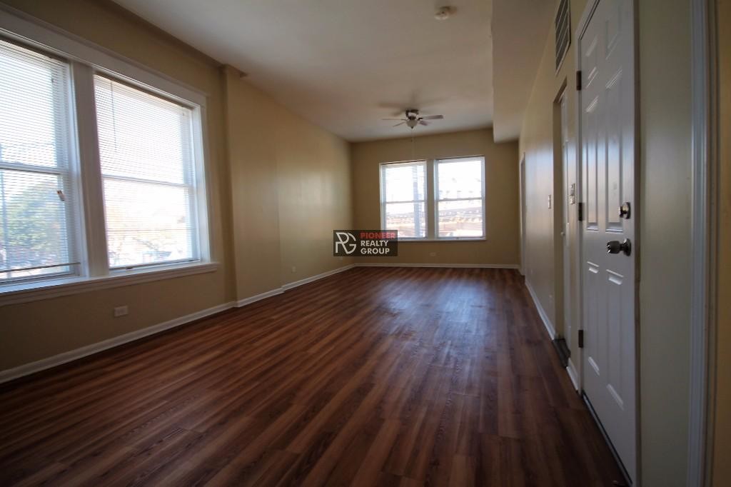 Foto principal - 2459 W Armitage Ave