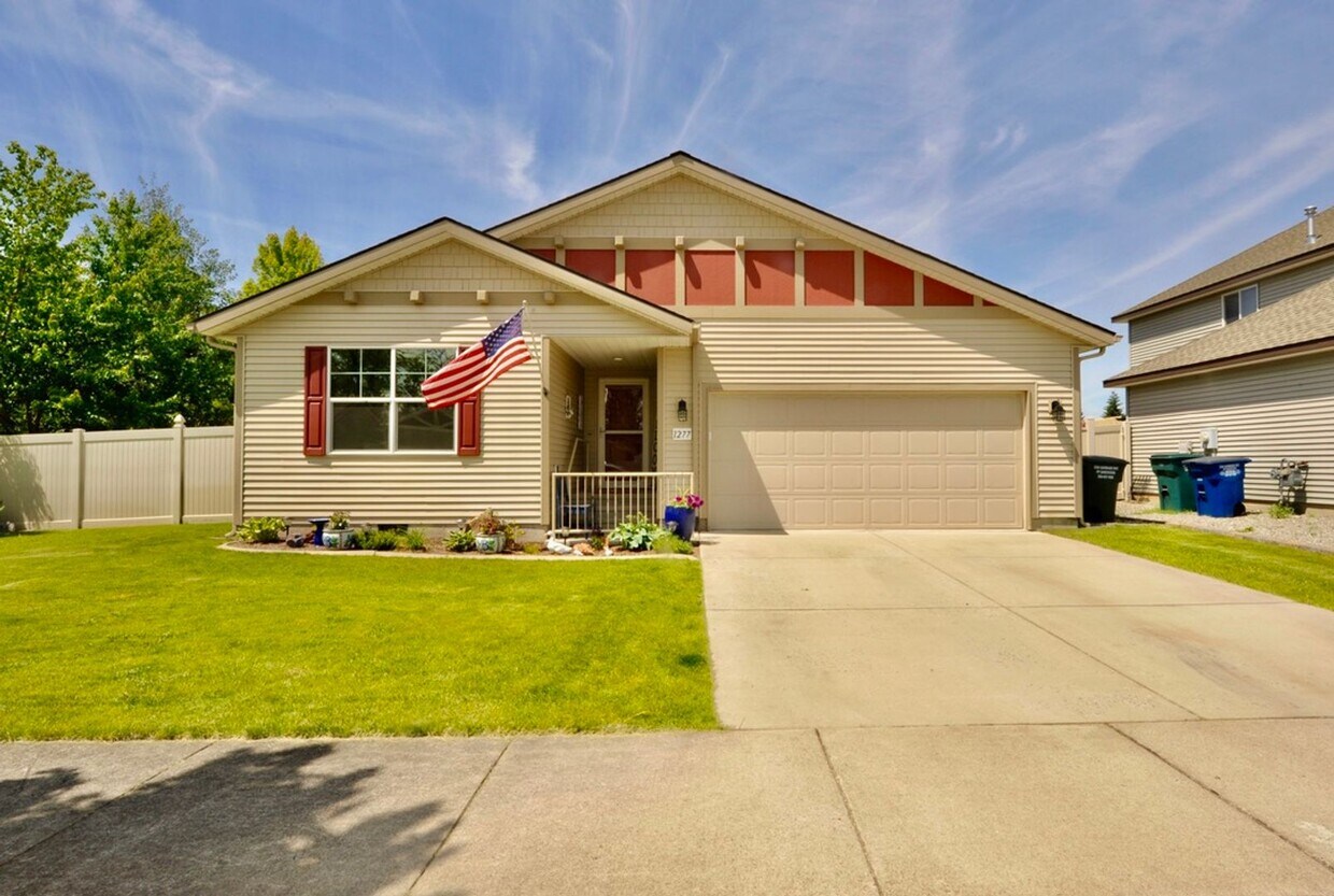 Primary Photo - Luxury Rancher, 2 bed 2 bath with bonus room