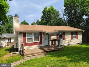 Building Photo - 636 York Ln SE