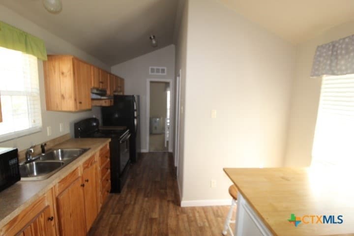 Building Photo - 6 Lantana Dr