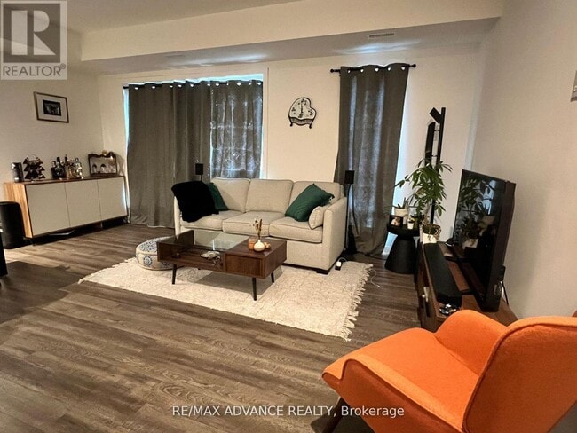 Building Photo - 10 Ed Clark Gdns