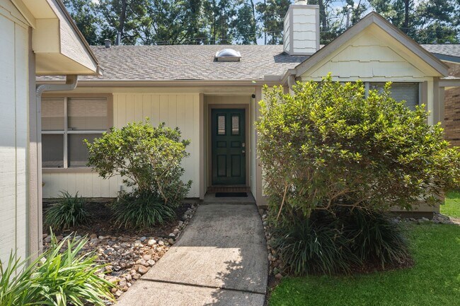 Foto del edificio - 3330 Beech Point Dr