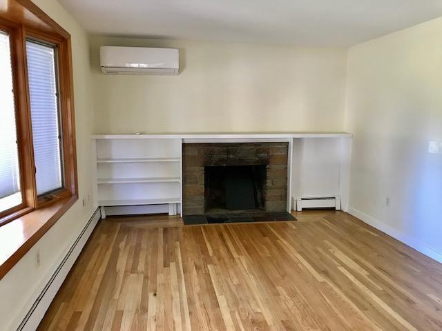 Building Photo - 2 bedroom in Middletown RI 02842