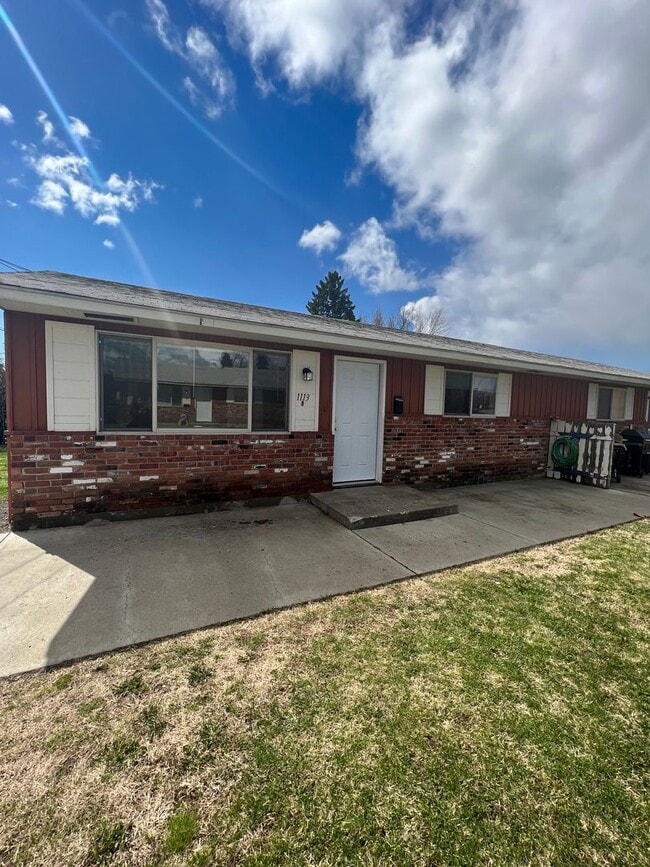 Building Photo - y111312