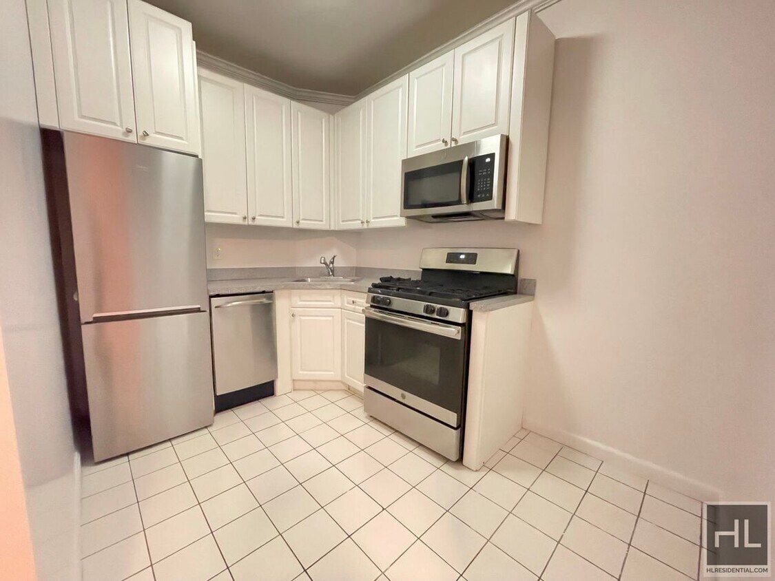 Foto principal - NO FEE One Bed on Upper East Side! Won't S...