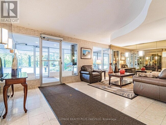 Photo du bâtiment - 3100 Kirwin Ave