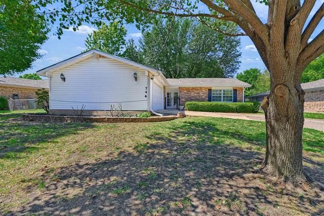 Building Photo - 746 Hillside Dr