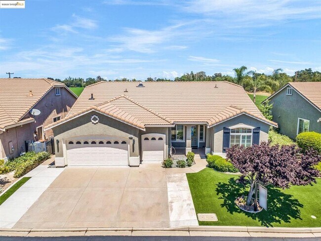 Foto del edificio - Single story home available in 55+ Community!! Rear view of orchard, privacy, and peace galore!