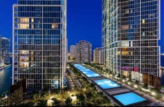 Building Photo - 495 Brickell Ave