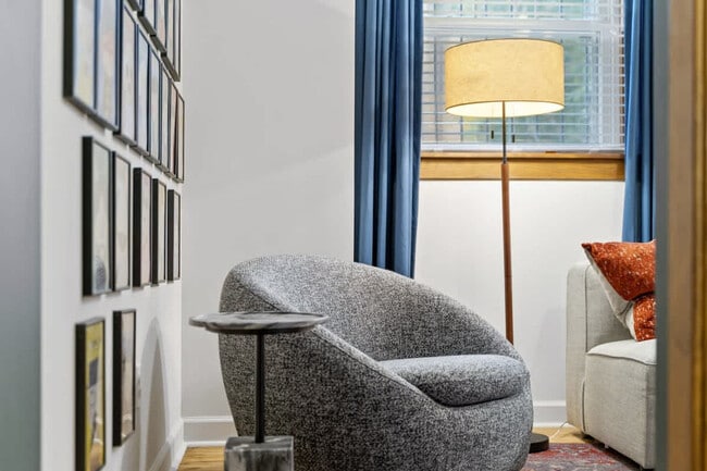 Building Photo - 4407 N Greenview Ave