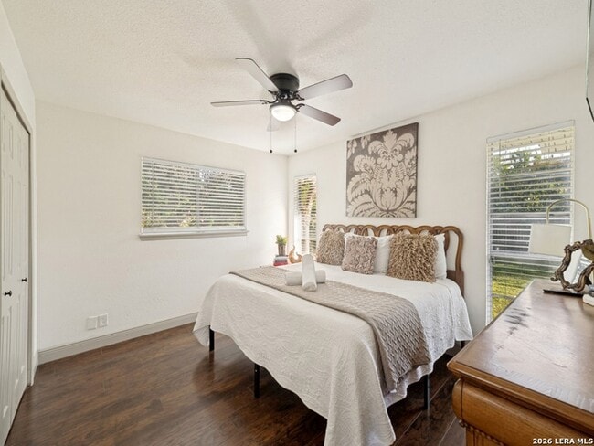 Building Photo - 9526 Mider Dr