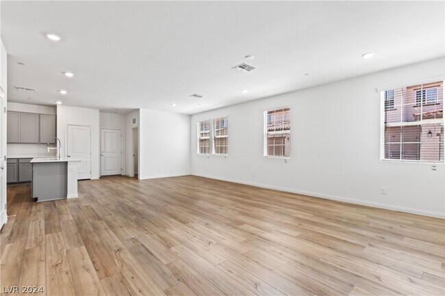 Building Photo - 2630 Aversa St