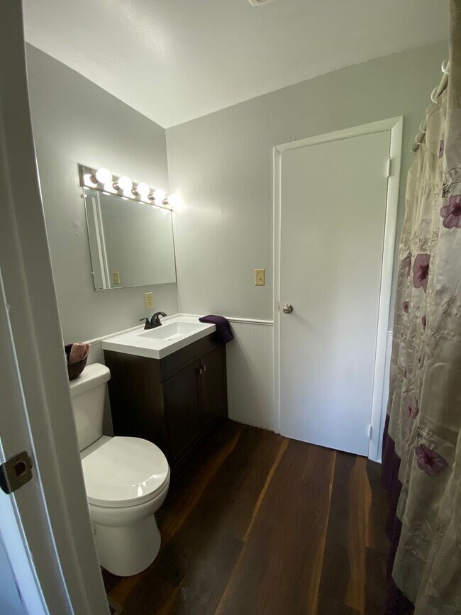 Foto del edificio - Available May 2026;  Monthly rent $1,500