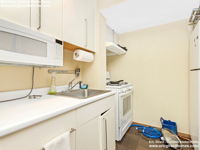 Foto del edificio - 170 Rawson Rd