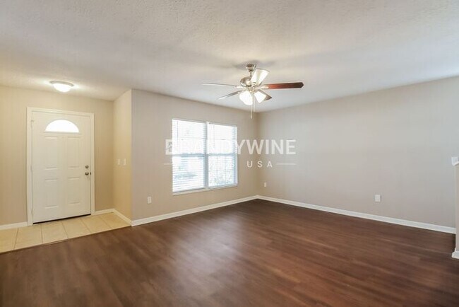 Building Photo - Spectacular 4BR! Be the first one to apply!
