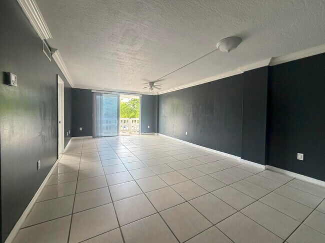 Foto del edificio - 15600 NW 7th Ave