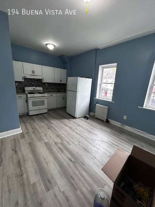 Building Photo - 194 Buena Vista Ave