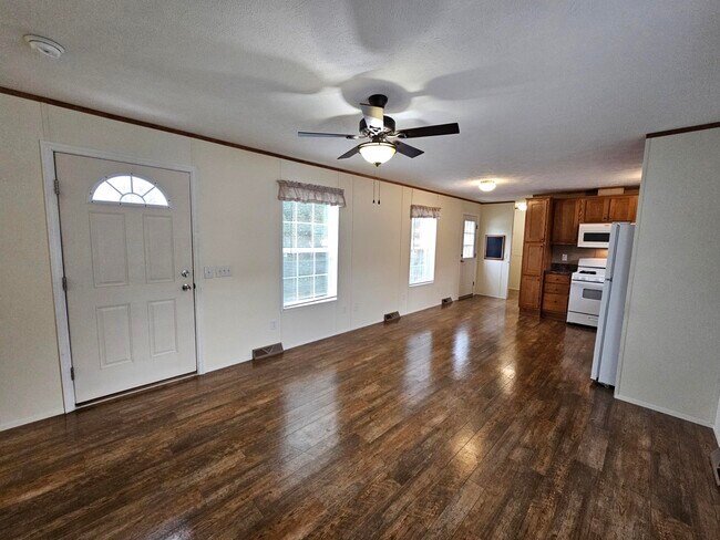 Foto del edificio - 418 Tulip Dr