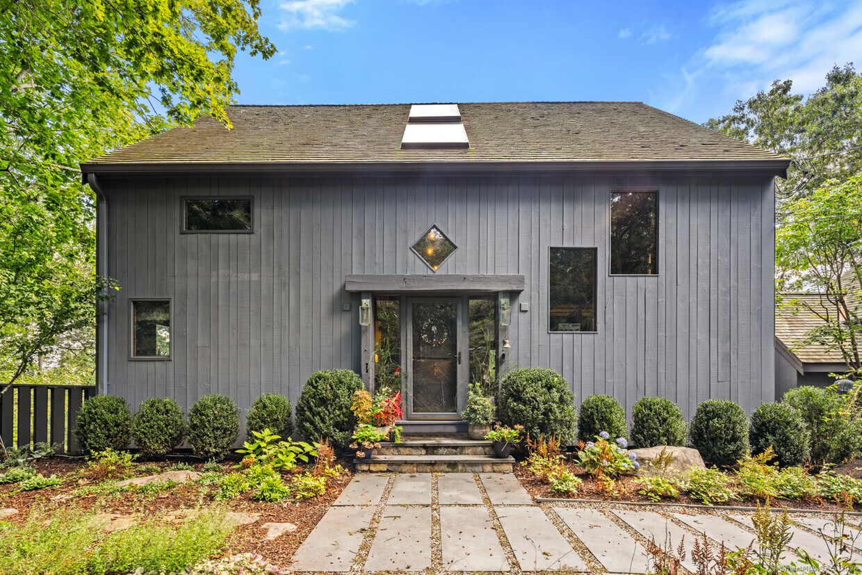 Foto principal - 129 Davis Hill Rd