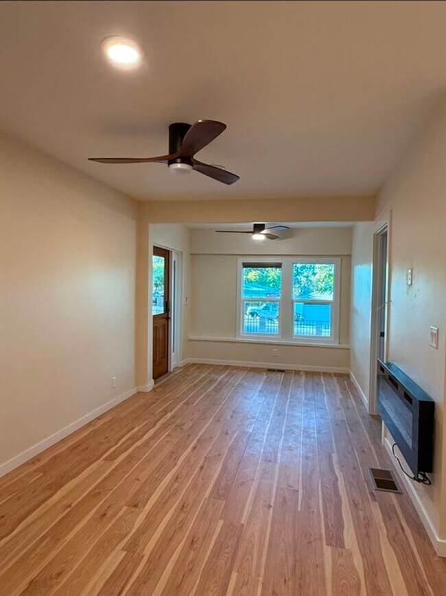 Foto del edificio - 2 bedroom 2 bath home close to downtown