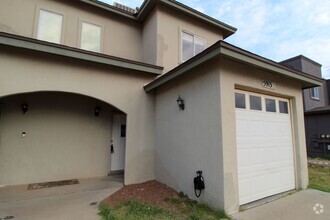 Building Photo - 5913 Cielo Del Rey Pl