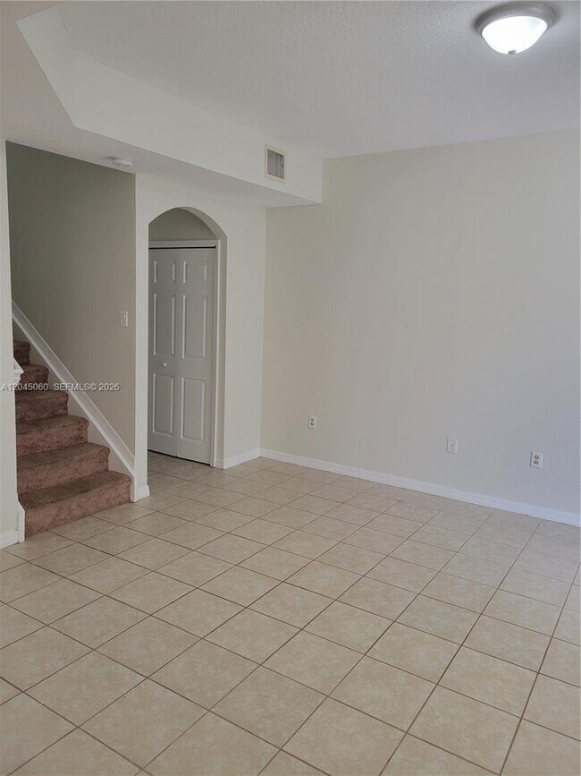 Foto del edificio - 618 SW 106th Ave