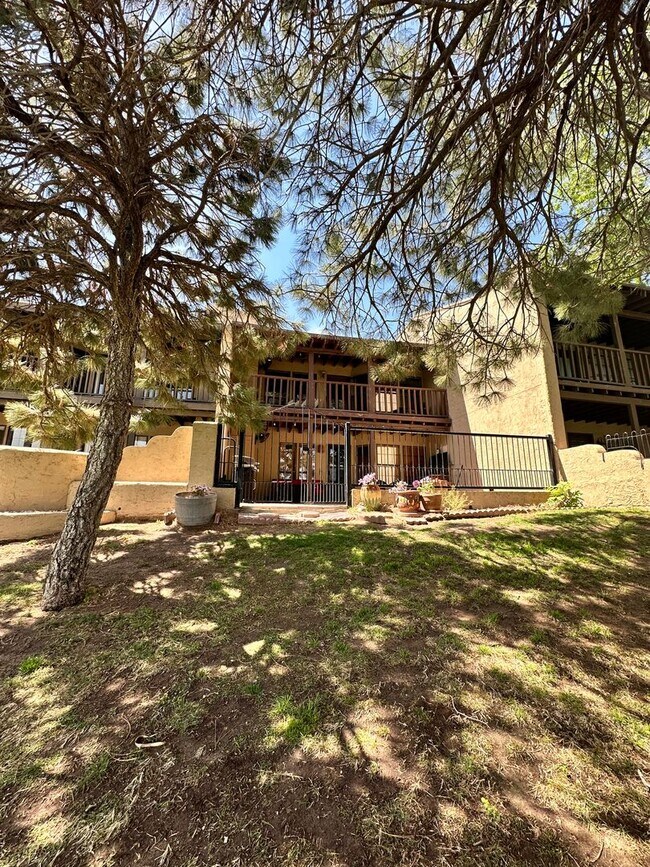 Foto del edificio - Gorgeous 3 Bedroom on the River
