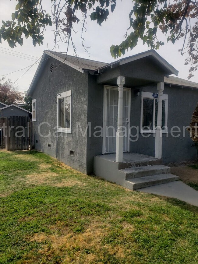 Building Photo - 1001 Woodrow Ave