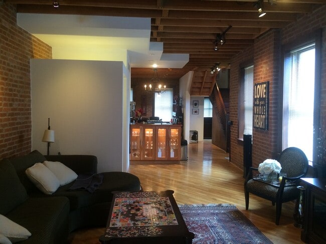 Building Photo - 2418 S 11th St