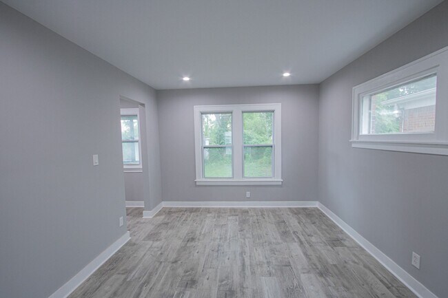 Building Photo - Completely Renovated  3 bedroom on Washbur...