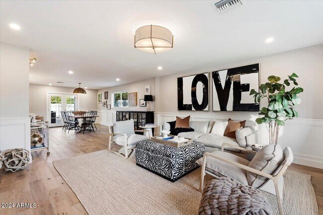 Foto del edificio - 8638 E Highland Ave