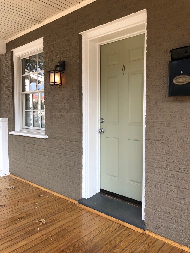 Primary Photo - 2310 Parkwood Ave
