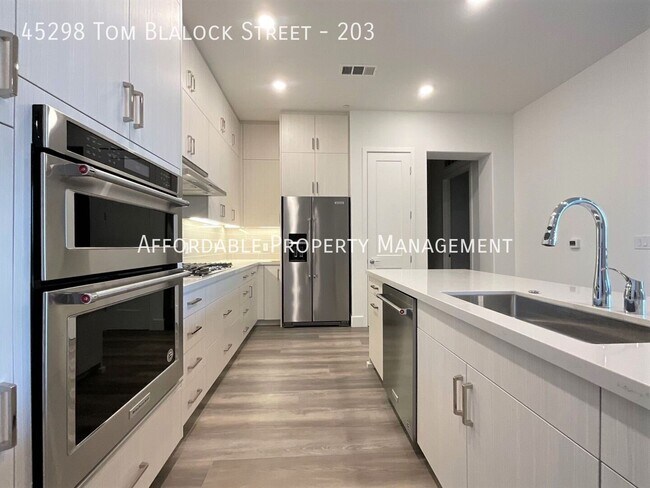 Building Photo - 45298 Tom Blalock St