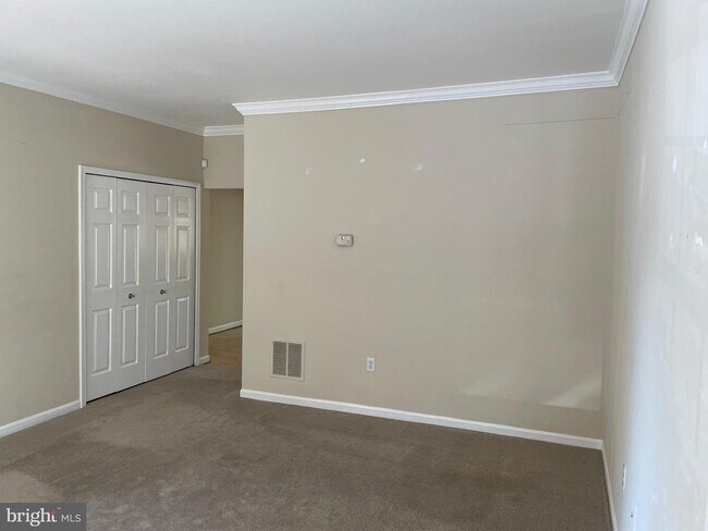 Foto del edificio - 7140 Westfield Ct