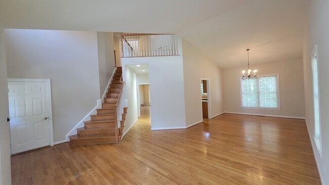 Photo - Stunning and Spacious 5 Bed 4 Bath Colonia... House