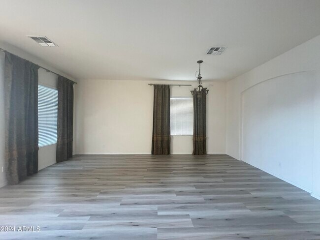 Foto del edificio - 3586 W Naomi Ln