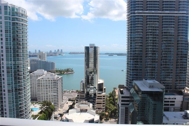 Building Photo - 1010 Brickell Ave
