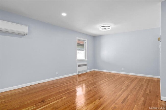 Foto del edificio - 268-04 83rd Ave