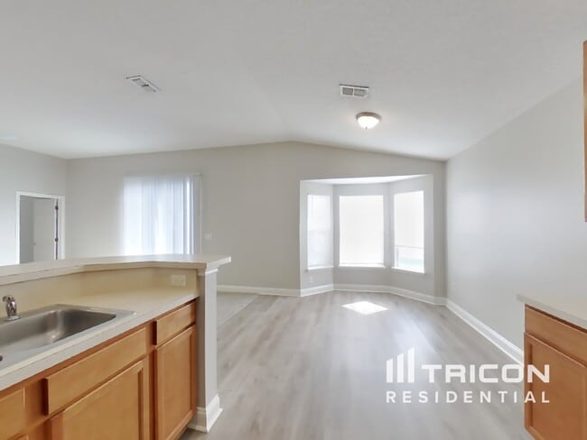Building Photo - 961 Misty Maple Ct